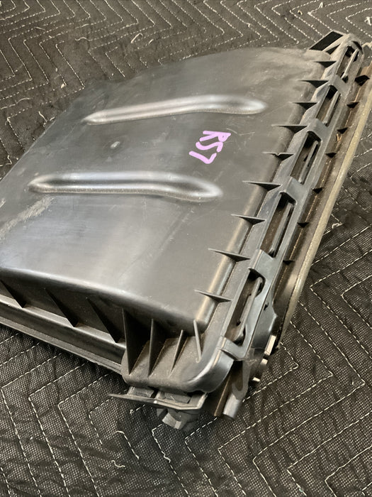 2017 MERCEDES C63 AMG CABRIOLET OEM ENGINE AIR INLET INTAKE DUCT 205 830 88 02