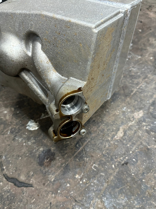 2012 2014 AUDI R8 OIL SUMP RESERVOIR TANK W/ SENSOR OEM 420 115 373 L