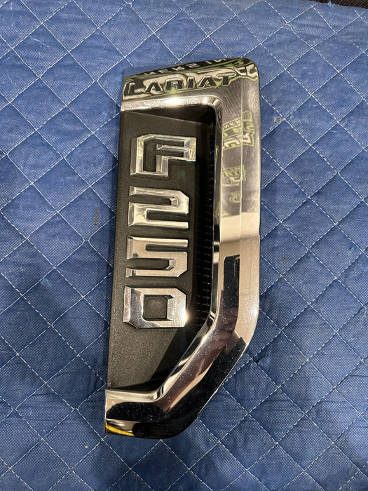 2019 FORD F250 LARIAT FRONT PASSENGER RIGHT CHROME FENDER EMBLEM OEM ~READ~