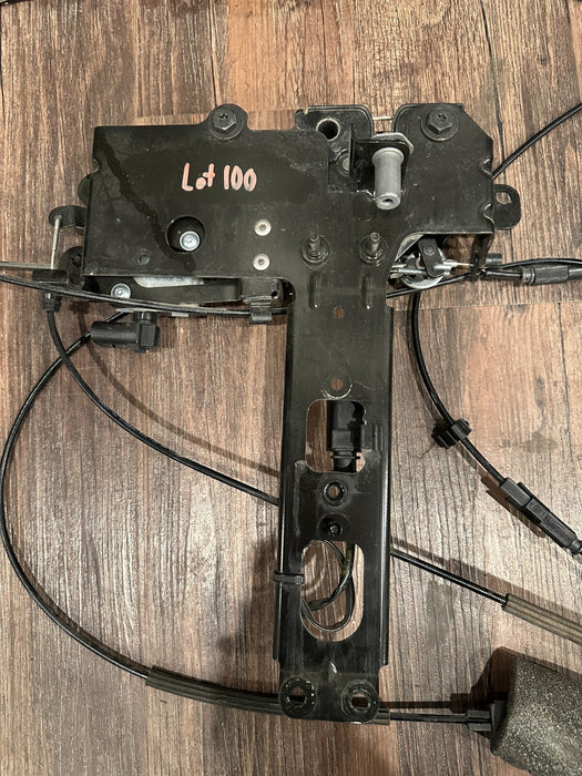 2017-18 AUDI R8 HOOD LATCH RELEASE CABLE ASSEMBLY OEM