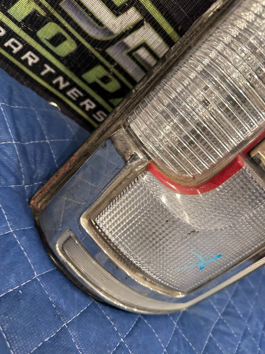 2017- 2019 FORD F250 F350 F450 PASSENGER RIGHT LED TAIL LIGHT OEM *PARTS ONLY*