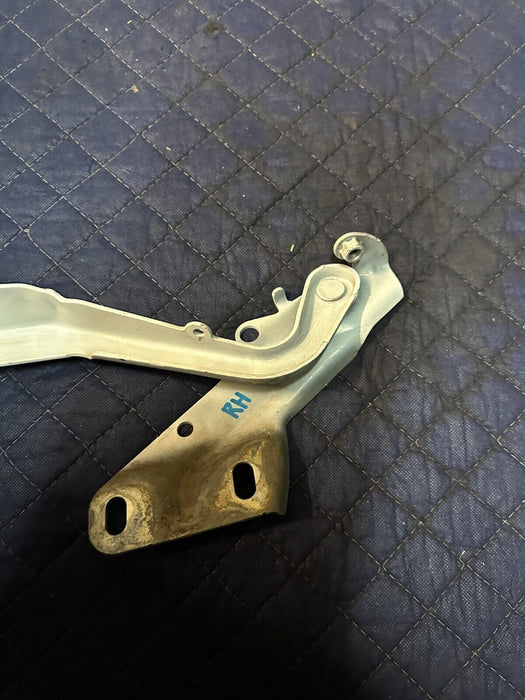 2018 DODGE CHARGER HELLCAT FRONT RIGHT PASSENGER HOOD HINGE OEM