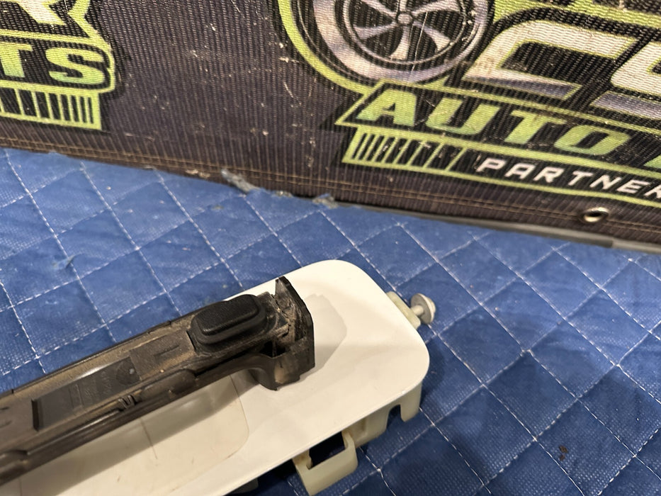2019 FORD F250 F350 F450 PLATINUM FRONT RIGHT DOOR HANDLE OXFORD WHITE (YZ)