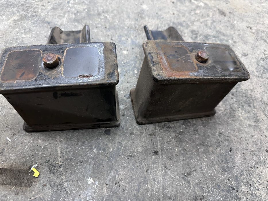 2017-2019 FORD F250 F350 LEFT RIGHT SUSPENSION SPRING SPACER PAIR OEM