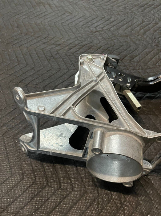2017 AUDI R8 BRAKE STOP PEDAL / BRACKET OEM 4s0 721 117