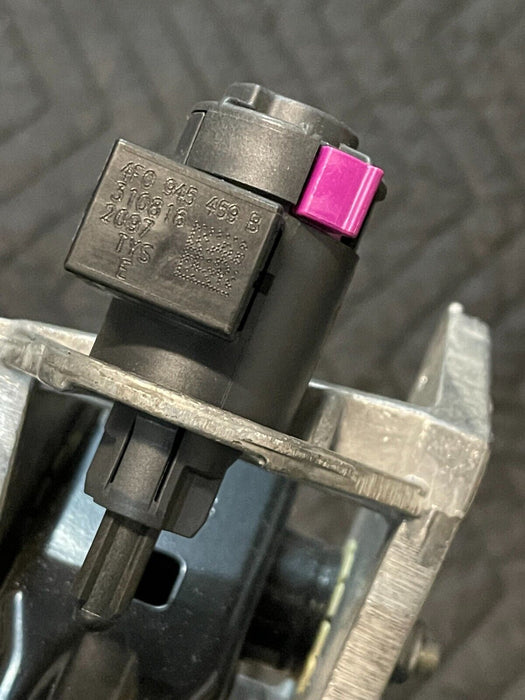 2017 AUDI R8 BRAKE STOP PEDAL/BRACKET OEM 4S1 723 031 E