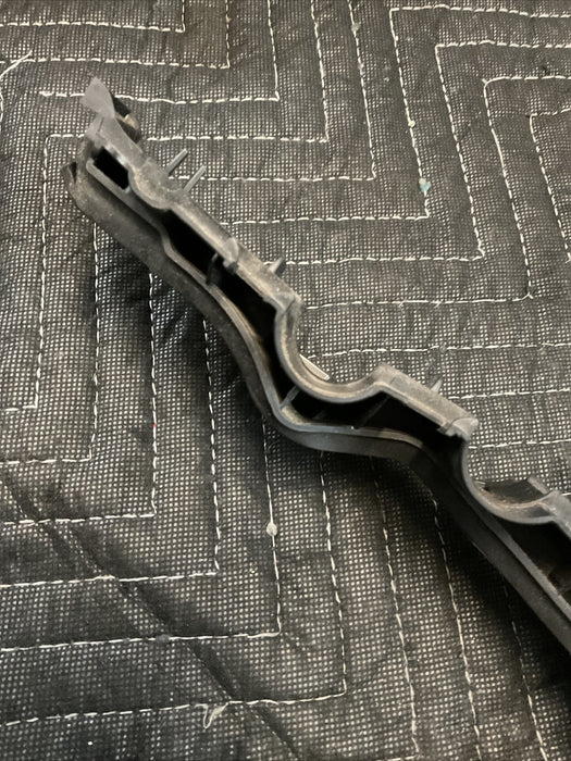 2019 MERCEDES E63 AMG OEM RIGHT COWL COVER SEAL 213 831 04 00