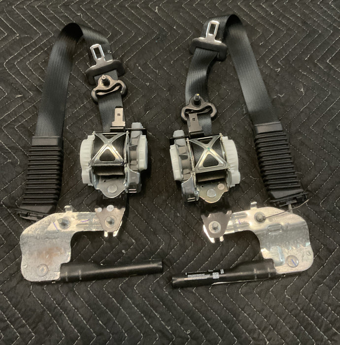 2017 FORD F250 F350 F450 PLATINUM FRONT RIGHT LEFT SEAT BELTS PAIR OEM