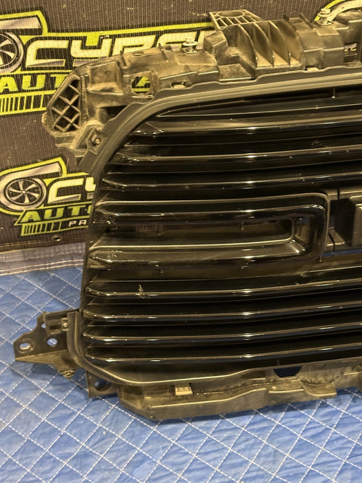 2021 RAM 2500 LARAMIE FRONT GRILLE W CAMERA OEM *FLAWS 4 & 8*
