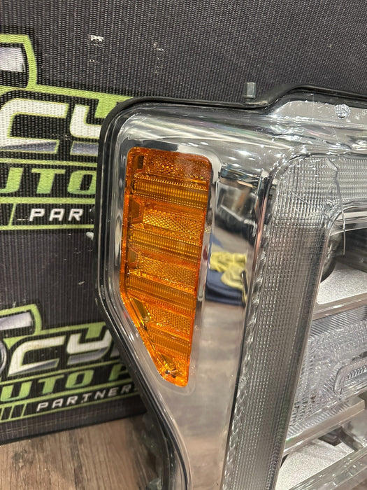 2017 2019 FORD F250 F350 F450 RIGHT PASSENGER HEADLIGHT T LED OEM ~BROKEN TAB~