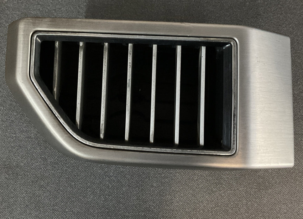 2018 FORD F250 F350 F450 PLATINUM OUTER RIGHT AIR VENT DUCT OEM~COSMETIC DAMAGE~
