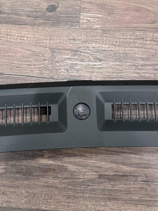 2017 NISSAN TITAN XD RESERVE DASH DASHBOARD DEFROST VENT TRIM PANEL OEM