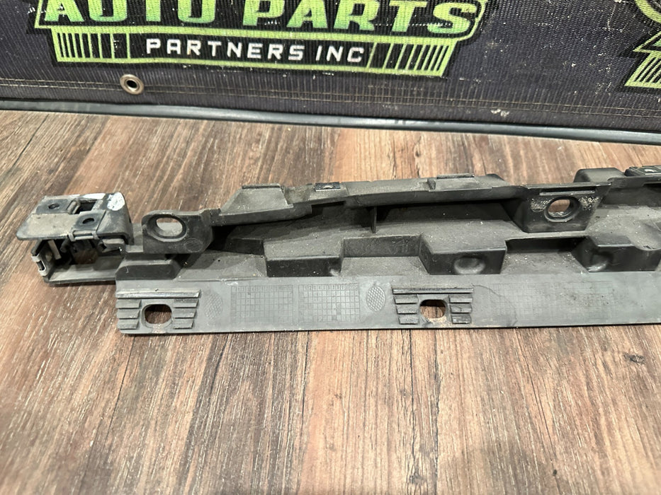 2021 AUDI R8 RIGHT PASSENGER SIDE SKIRT SUPPORT BRACKET OEM 4S0 853 922