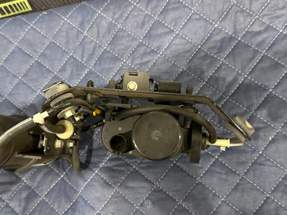 2015 JAGUAR F TYPE R ENGINE ELECTRIC AIR VACUUM PUMP W/ RESERVOIR EX53 2B925 AD