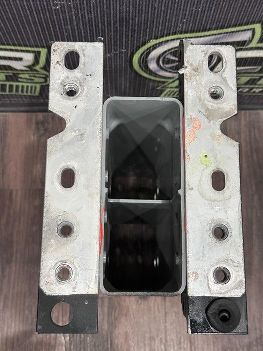 2015 JAGUAR F TYPE LEFT REINFORCEMENT BAR MOUNT BRACKET OEM 6W83-101A22-AD