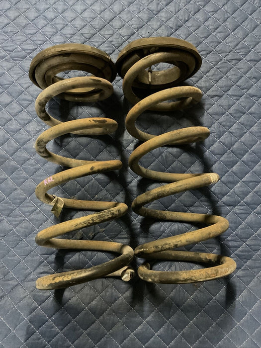 2012 DODGE RAM 3500 DUALLY FRONT COIL SPRINGS LEFT & RIGHT PAIR 68050568AA