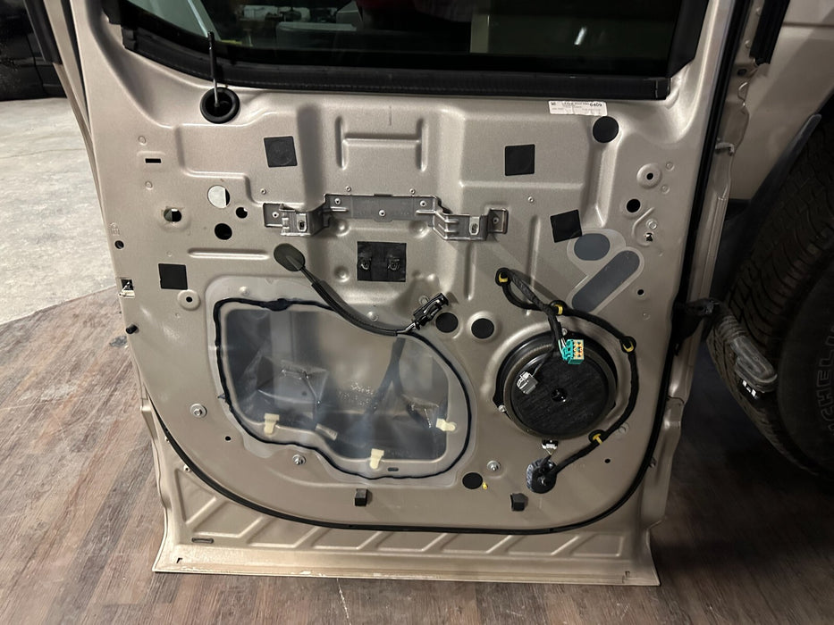 2017-2019 FORD F250 F350 F450 LARIAT WHITE GOLD (GN) REAR DRIVER LEFT DOOR OEM