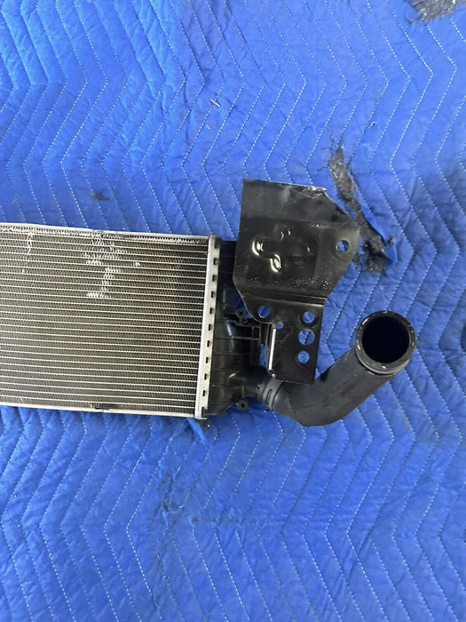 2017 AUDI R8 V10 FRONT CENTER RADIATOR ASSEMBLY 4S0121254B ~MINOR FLAW~