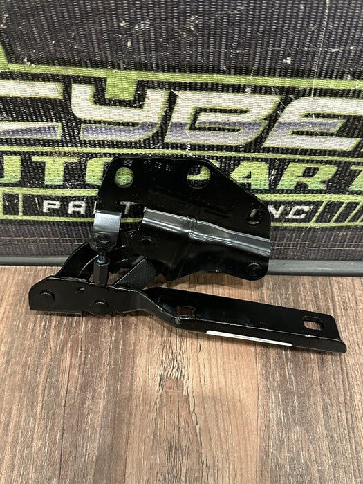 2017-2018 AUDI R8 FRONT DRIVER LEFT BLACK HOOD HINGE OEM GENUINE *BRAND NEW*
