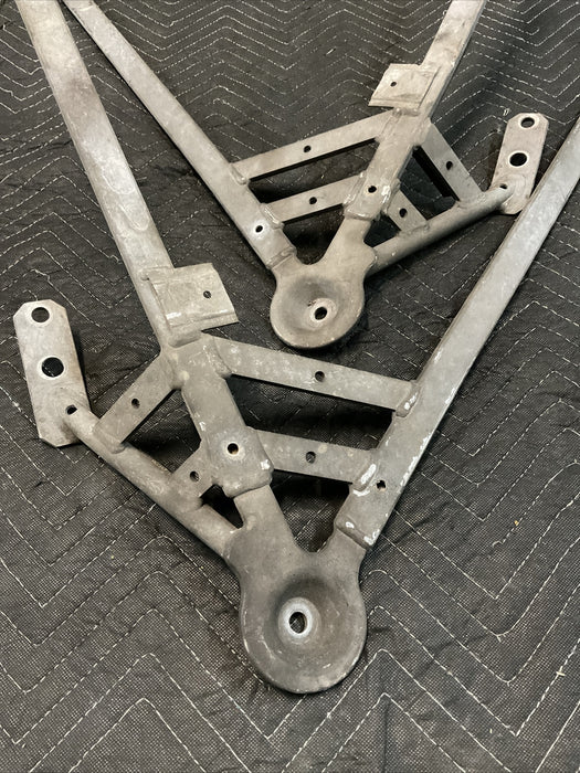 2015 BMW M4 REAR RIGHT LEFT PAIR SUSPENSION BRACKET OEM 67228464604