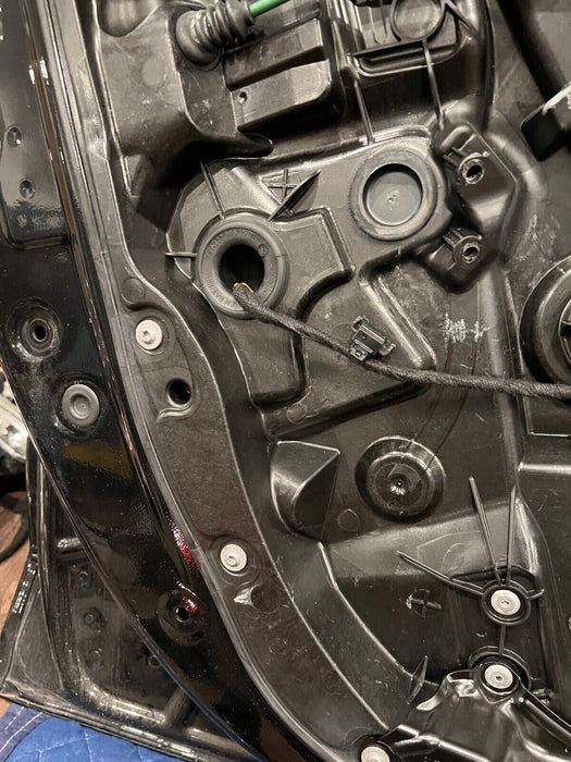 2015 MERCEDES-BENZ C63S AMG W205 FRONT LEFT DRIVER DOOR OEM OBSIDIAN BLACK METAL