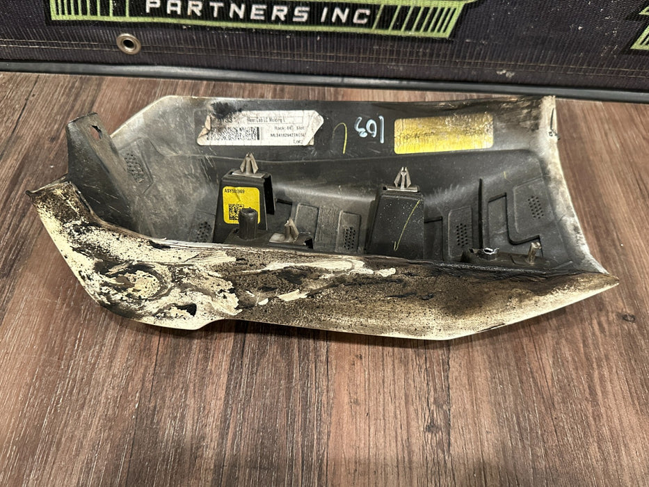 2023-2024 FORD F250 REAR LEFT WHITE CAB CORNER (STAR WHITE - AZ) OEM *READ/BURN*