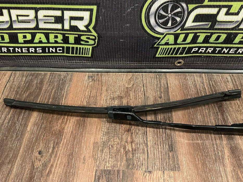 2021 AUDI R8 DRIVER LEFT WINDSHIELD WIPER OEM *READ/WEAR*