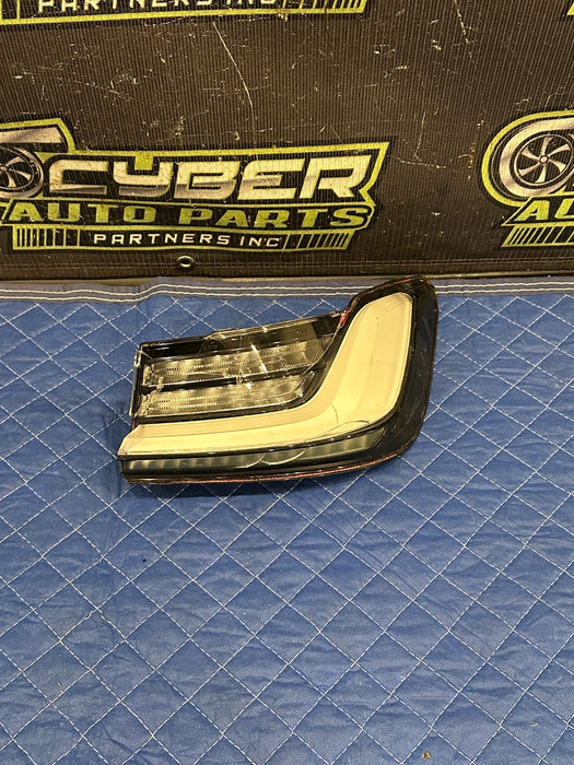 2024 BMW M3 M4 G80 G82 REAR RIGHT OUTER TAIL LIGHT OEM *BROKEN LENS 1,3*