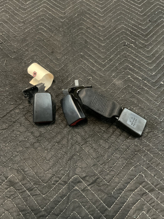 2014 MERCEDES C300 W204’ REAR CENTER SEAT BELT BUCKLE OEM SET OF 3 A 2048602869