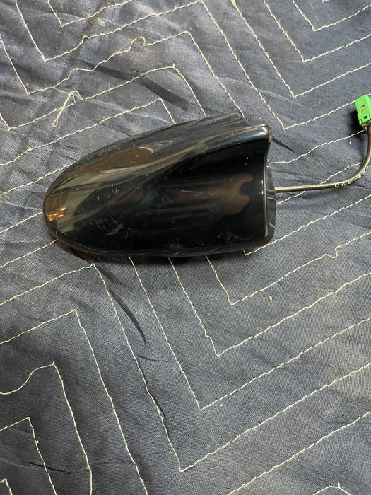 2015 INFINITI Q70 ROOF SHARK FIN ANTENNA OEM *SCRATCHES*