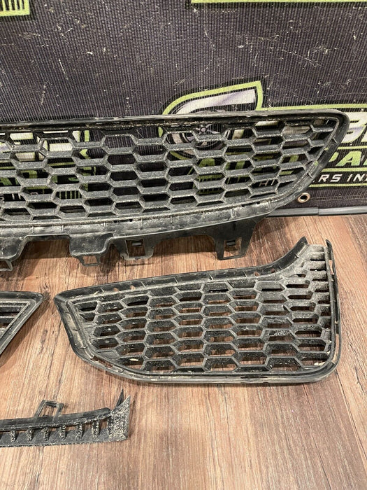 2020 BMW M4 F82 FRONT BUMPER GRILLES OEM (NOT COMPLETE SET/READ)