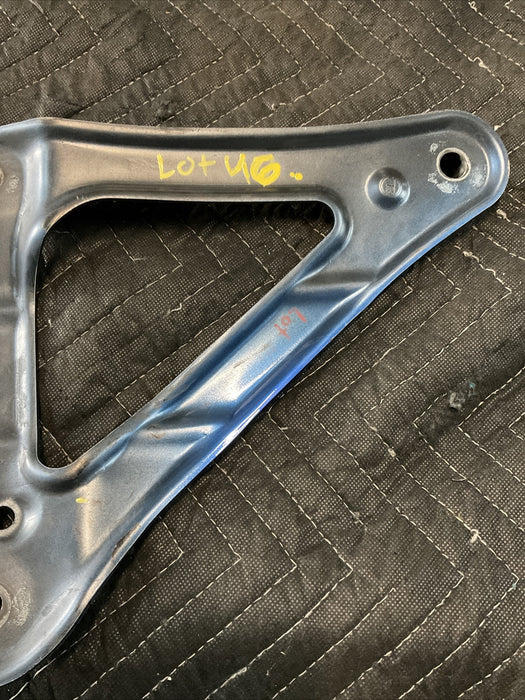 2015 LEXUS RC-F RCF FRONT LEFT DRIVER SIDE FENDER BRACKET OEM