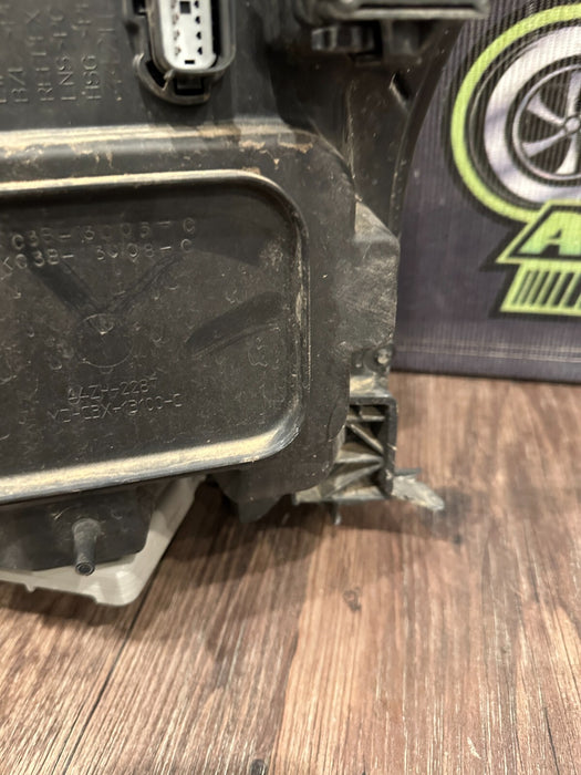 2017 2019 FORD F250 F350 F450 RIGHT PASSENGER HEADLIGHT T LED OEM ~BROKEN TAB~