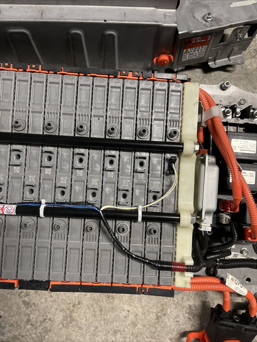 2014 TOYOTA PRIUS V REAR HYBRID FUEL BATTERY CELLS ASSEMBLY OEM G9280-76011