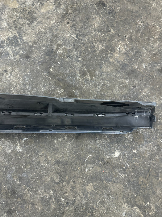 2021 AUDI R8 KEMORA GREY RIGHT PASSENGER CARBON FIBER SIDE SKIRT  *BURN DAMGE*