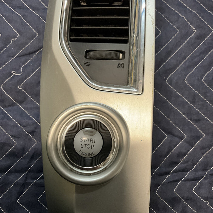 2016 NISSAN TITAN DRIVER CENTER AIR VENT WITH TRIM PANEL