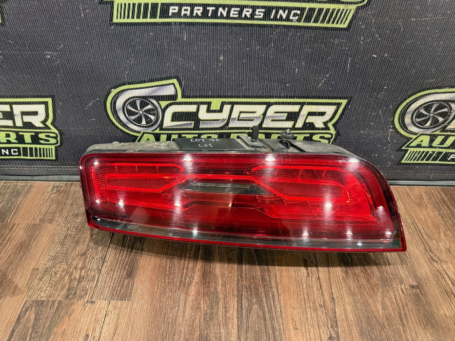 2014 2015 AUDI R8 V10 DRIVER SIDE LED TAIL LIGHT OEM *READ/VERY MINOR CRACK*