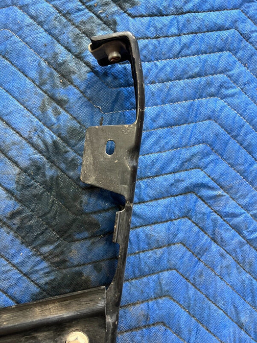 2016 2018 NISSAN TITAN XD PLATINUM FRONT RIGHT BUMPER BRACKET 62222-EZ00A