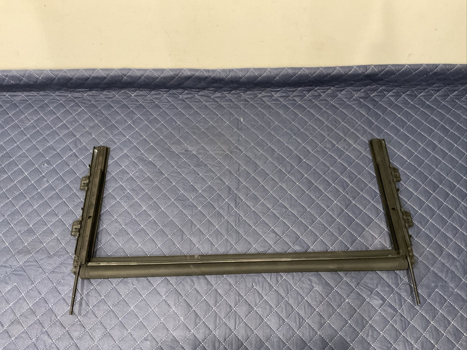 2019 MERCEDES E63S AMG OEM SUNROOF GUIDE RAIL FRAME A2137810100 213 781 01 00