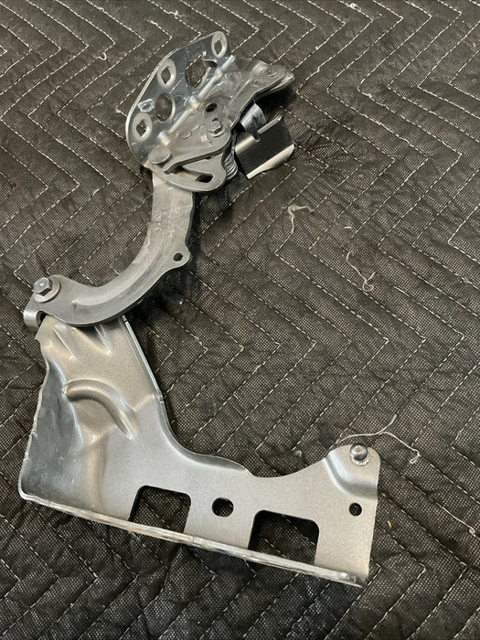 2018-2021 MERCEDES E63S AMG FRONT HOOD HINGE PAIR LH RH OEM 213 880 01 28