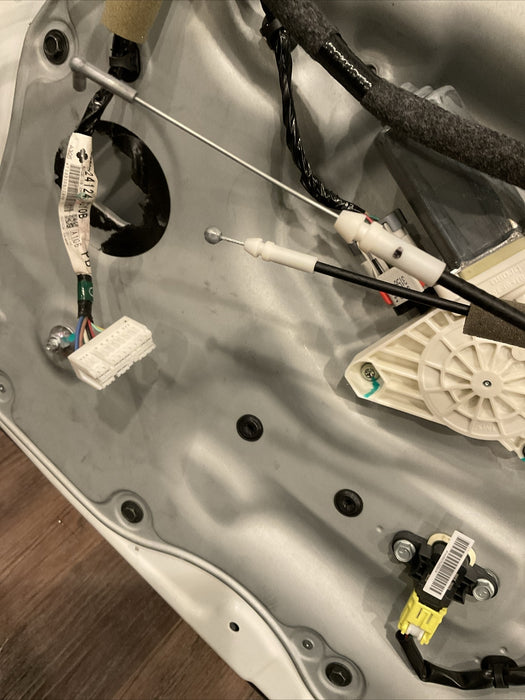 2017 NISSAN 370Z NISMO PASSENGER RIGHT DOOR OEM (PEARL WHITE)~MINOR SCUFFS~