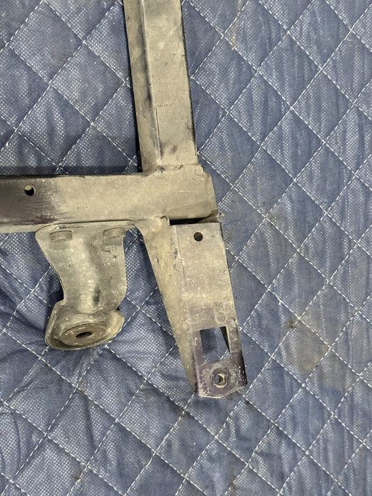 2014 AUDI R8 FRONT DRIVER FRAME RAIL BRACE FENDER MOUNT BRACKET 420 805 357 C