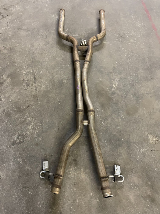 2019 MERCEDES BENZ E63S AMG MID PIPE EXHAUST ASSEMBLY W BRACKETS OEM