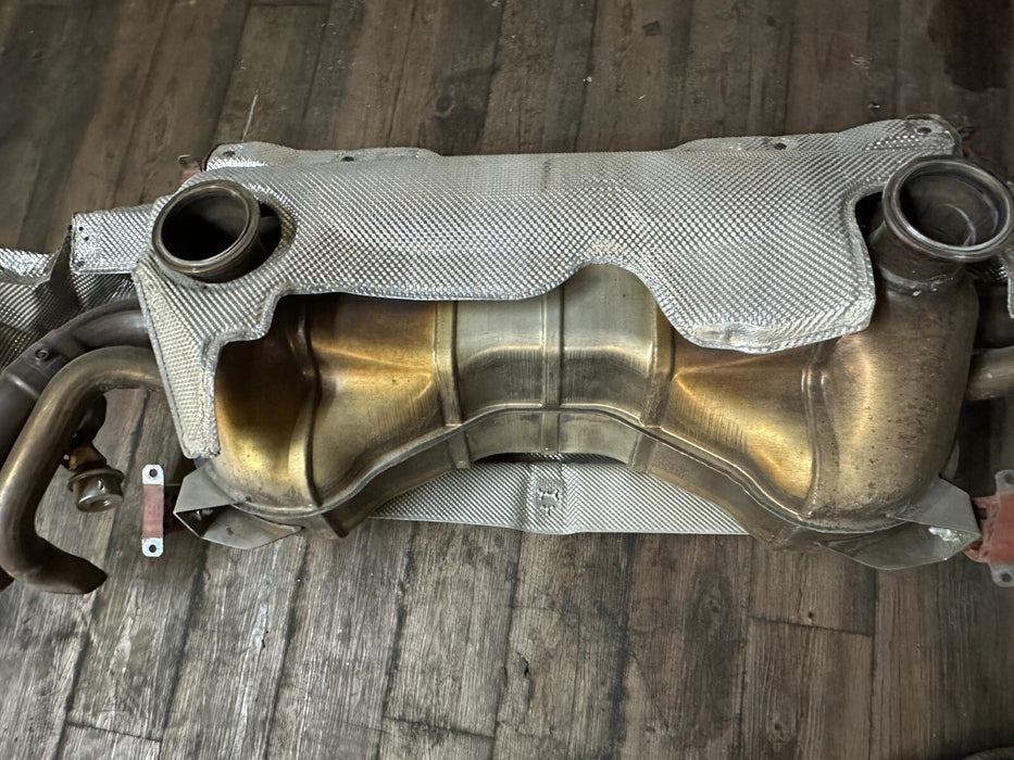 2018 AUDI R8 EXHAUST MUFFLER W SHIELDS ASSEMBLY OEM