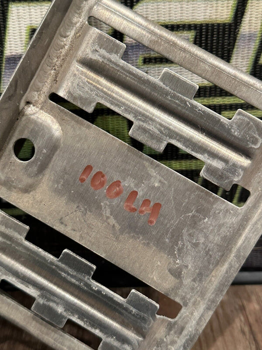 2017-18 AUDI R8 FRONT LEFT FUSE BRACKET OEM 4S0 937 539 B