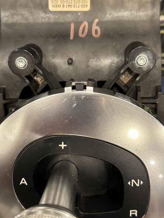 2014 AUDI R8 V10 AUTOMATIC TRANSMISSION GEAR SHIFTER ASSEMBLY OEM 420 713 041 E