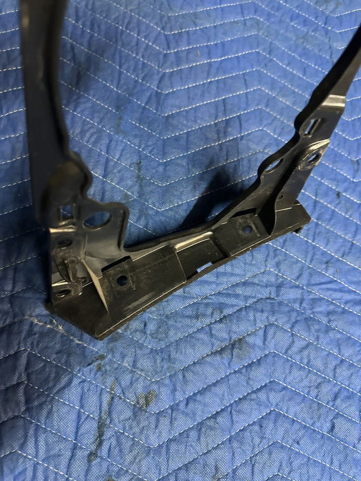 2017 2018 AUDI R8 PLUS FUEL DOOR PANEL SURROUND BRACKET MOUNT 4S8853293