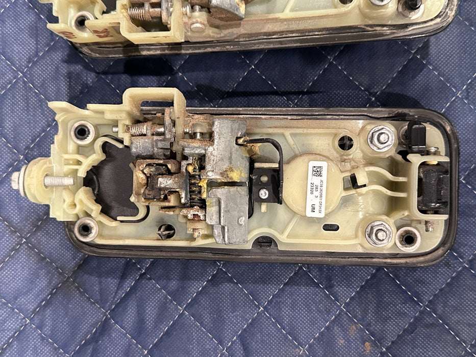 2017 2019 FORD F250 F350 F450 FRONT REAR SET DOOR HANDLE OEM AGATE BLACK (UM)