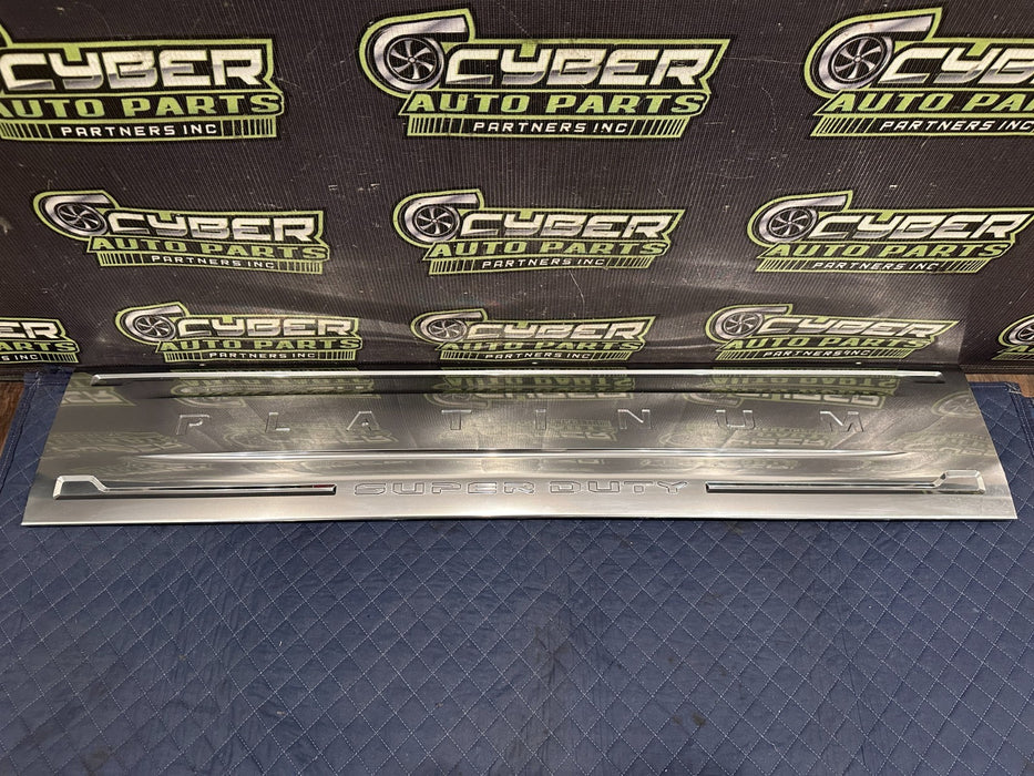 2024 FORD F250 F350 SUPERDUTY PLATINUM TAILGATE TRIM PLAQUE OEM PC3B J402A02