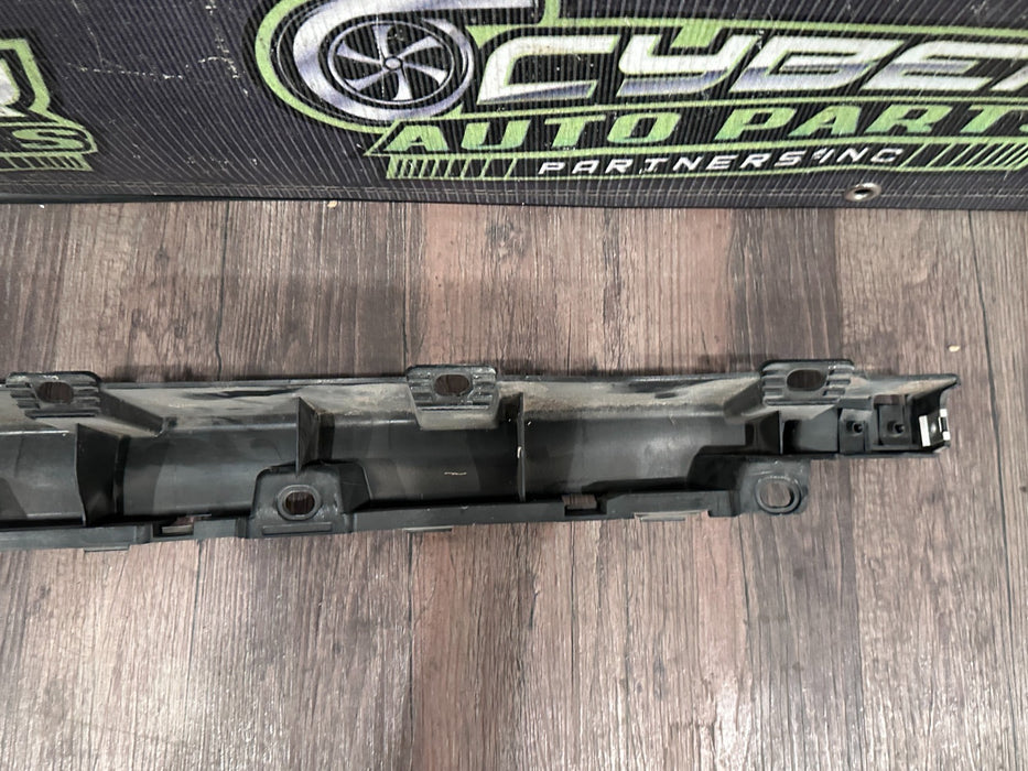 2018 AUDI R8 PASSENGER RIGHT SIDE SKIRT SUPPORT BRACKET OEM 4S0 853 922